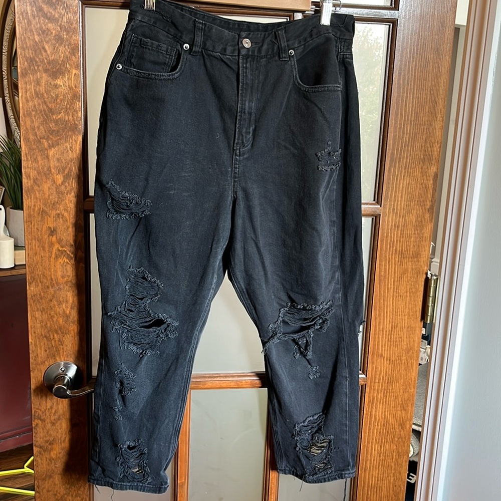 American Eagle black denim ripped jeans Size 12 X-short